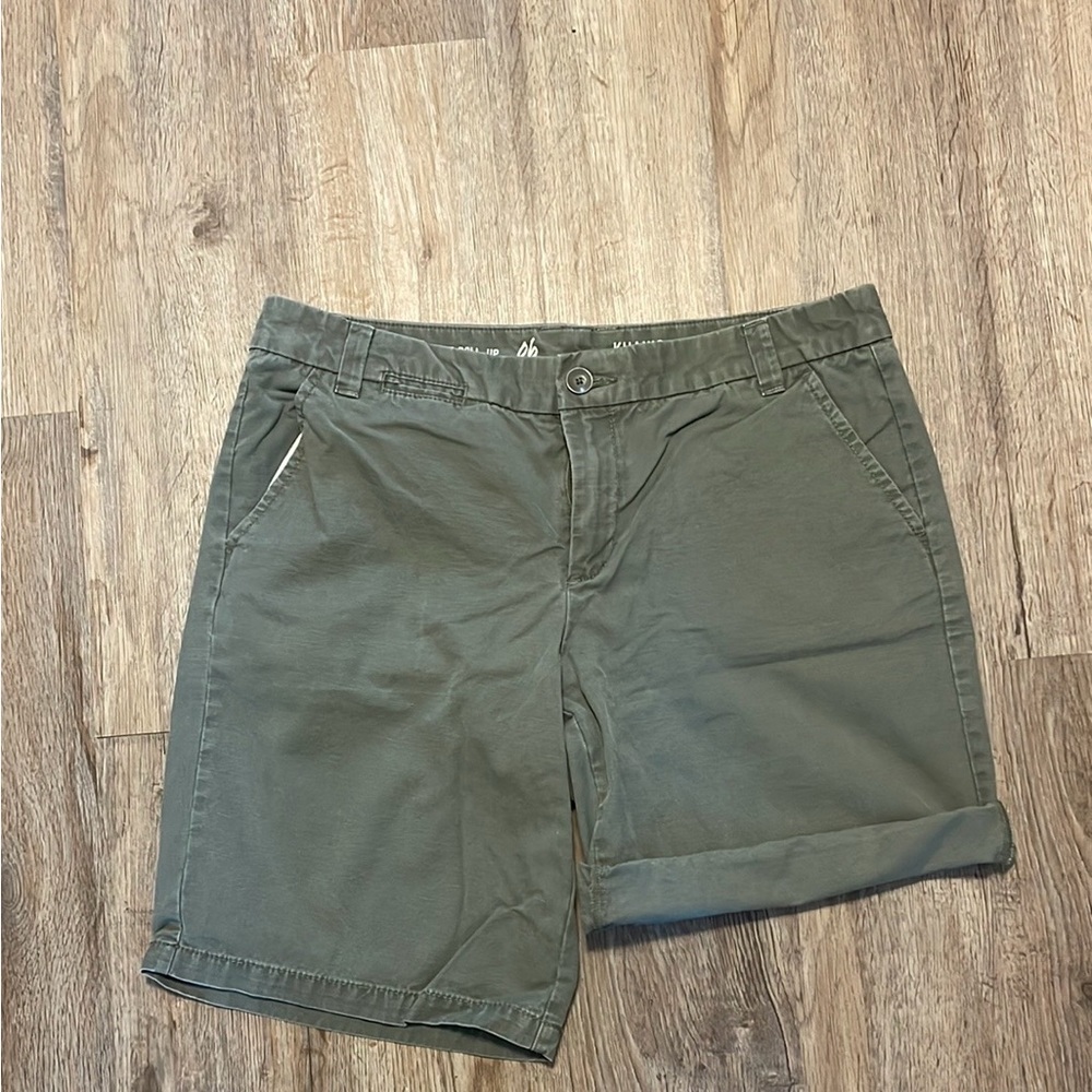 Gap Khaki Boyfriend Rollup Short Sz 6